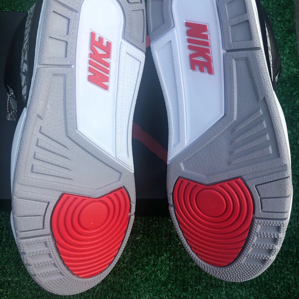 Jordan 3 black cement 2018 - Picture 3 of 11